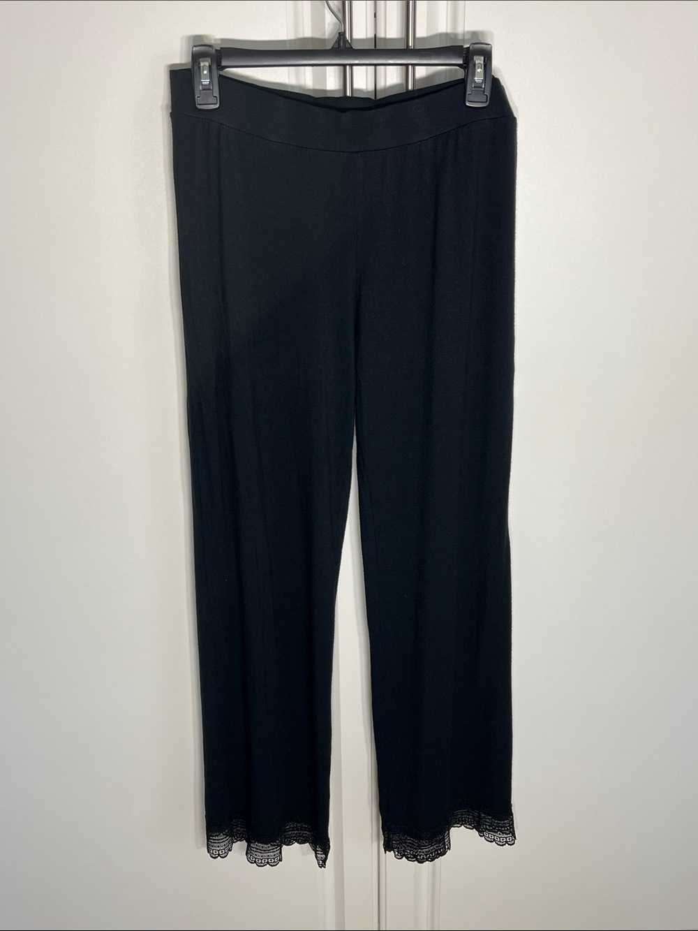 Gilligan & O'Malley Black Wide-Leg Pants with Lace Hem